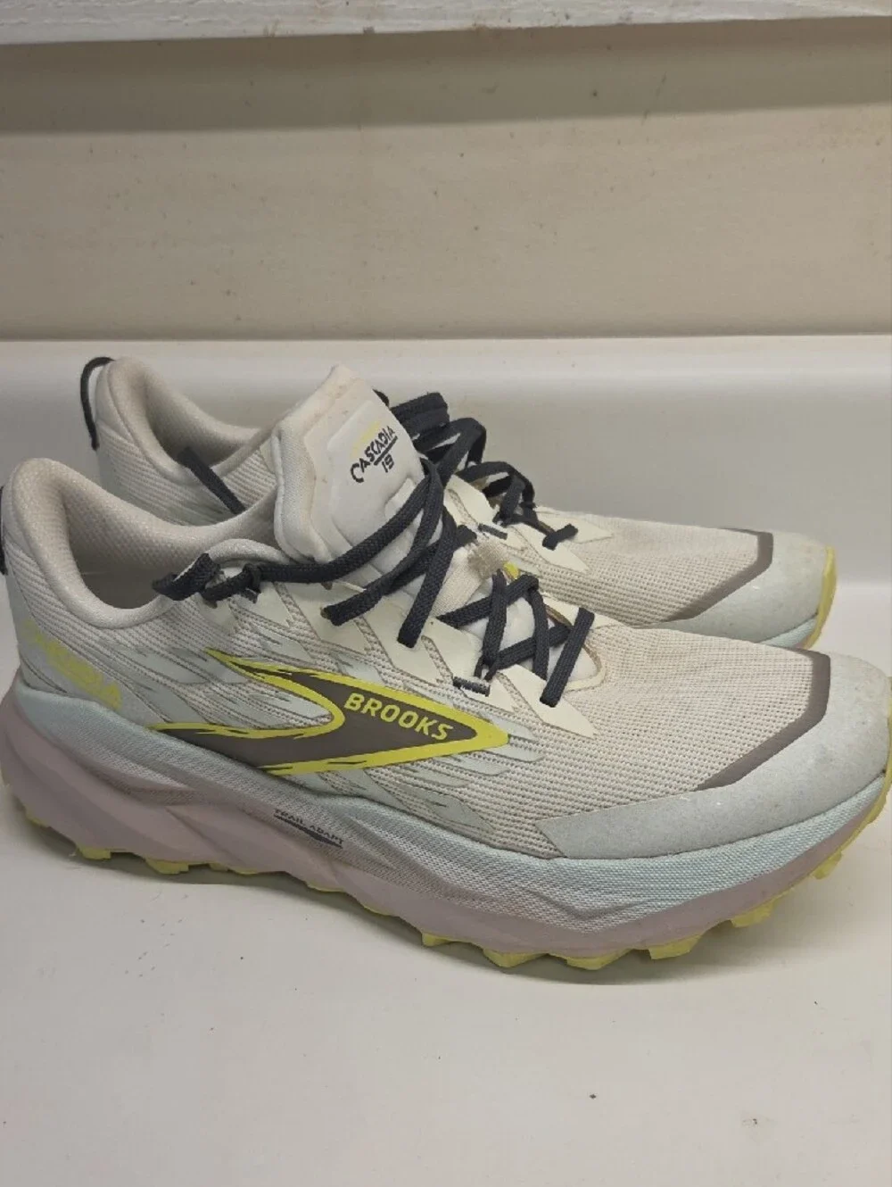 Brooks Cascadia 19 Athletic Shoes in White, Yellow, Black
